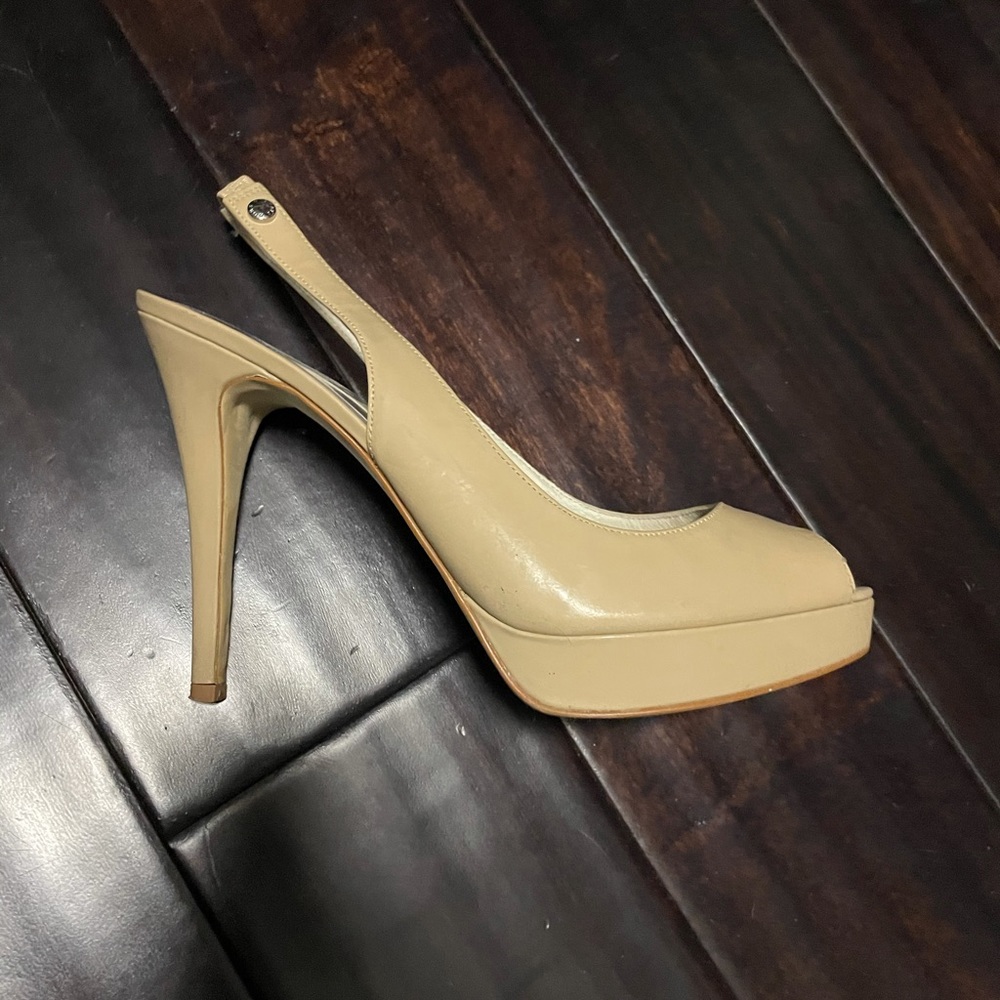 Michael kors beige sandals